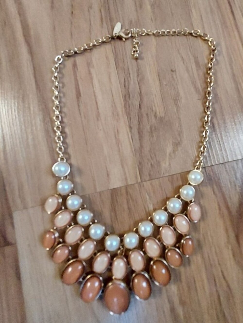 Necklace Statement With Pearl Tan Colored Stones Gold Colored Metal NY and Co